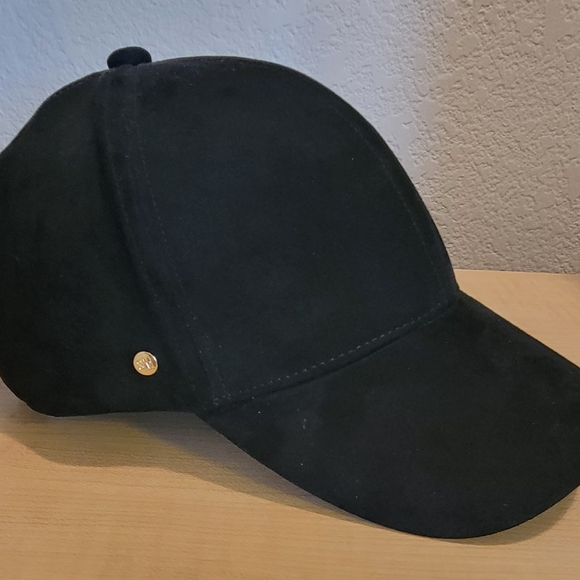 Steve Madden Black Cap - Picture 2 of 6